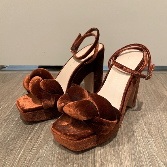 Velvet platforms - Picture 2 of 8